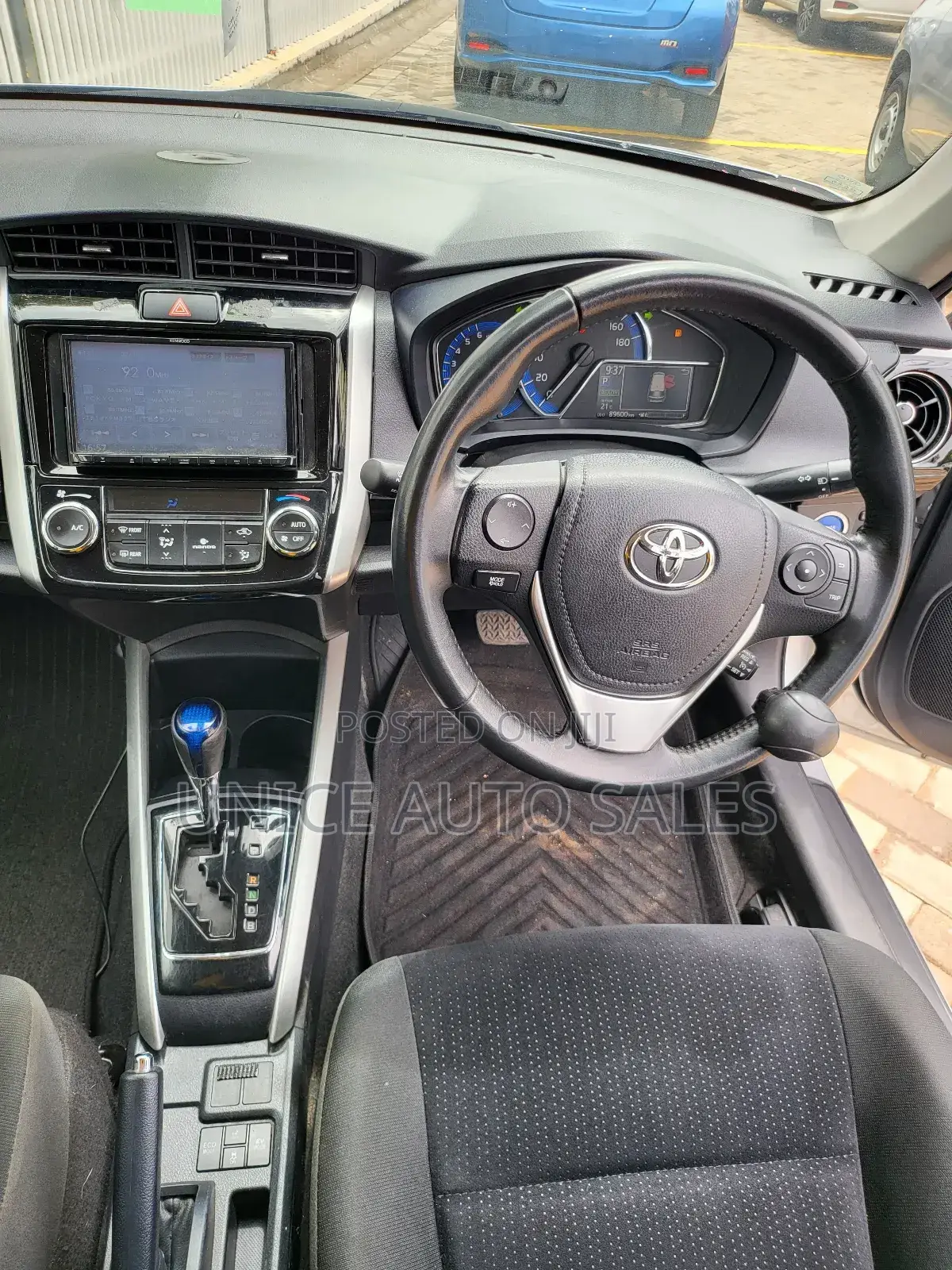 Toyota Corolla Fielder 1.5 Hybrid FWD 2018 Silver