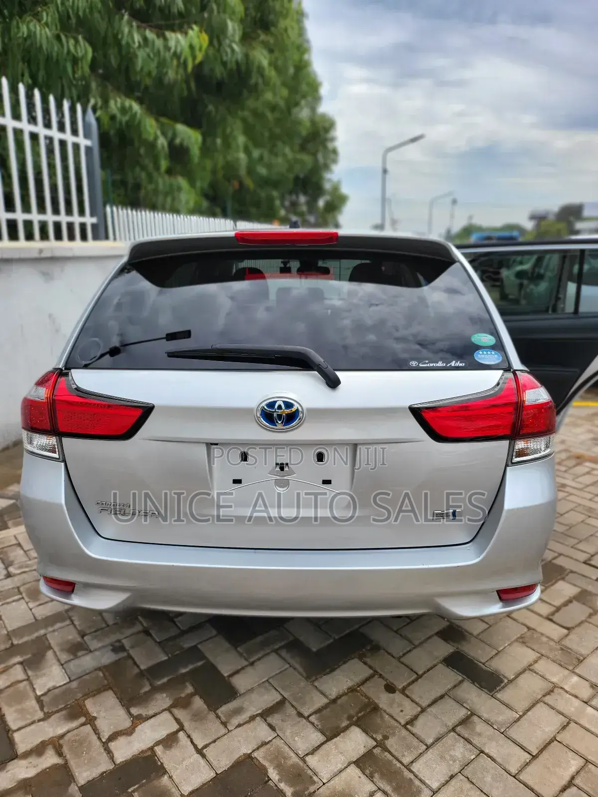 Toyota Corolla Fielder 1.5 Hybrid FWD 2018 Silver