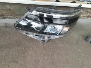 Toyota Voxy 2015 Headlight Zenon