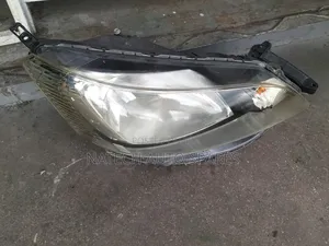 Nissan Vannate 2011 Headlight