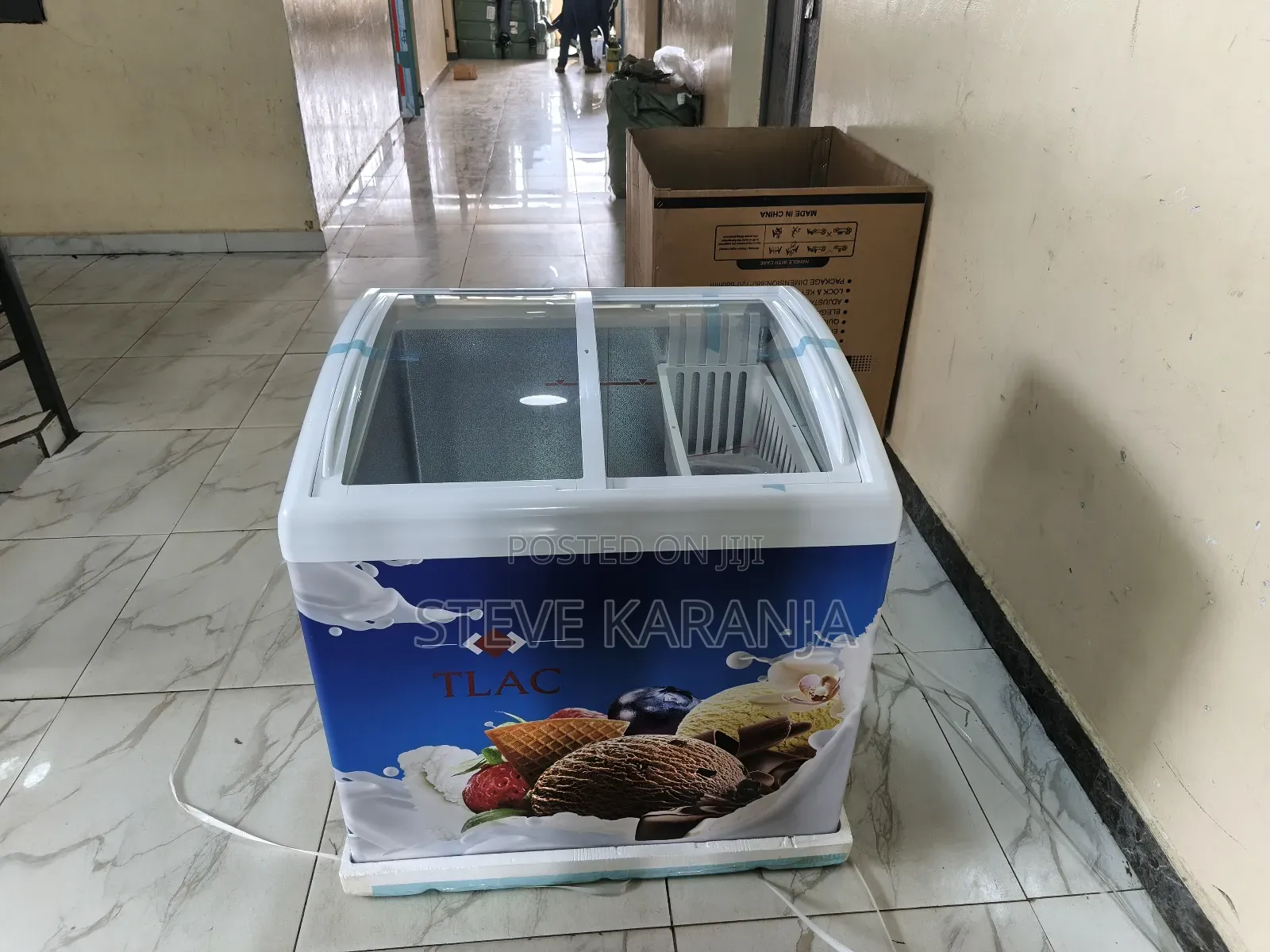 Tlac Showcase Freezer 256l Capacity