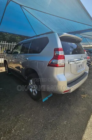 Toyota Land Cruiser Prado 2017 Silver