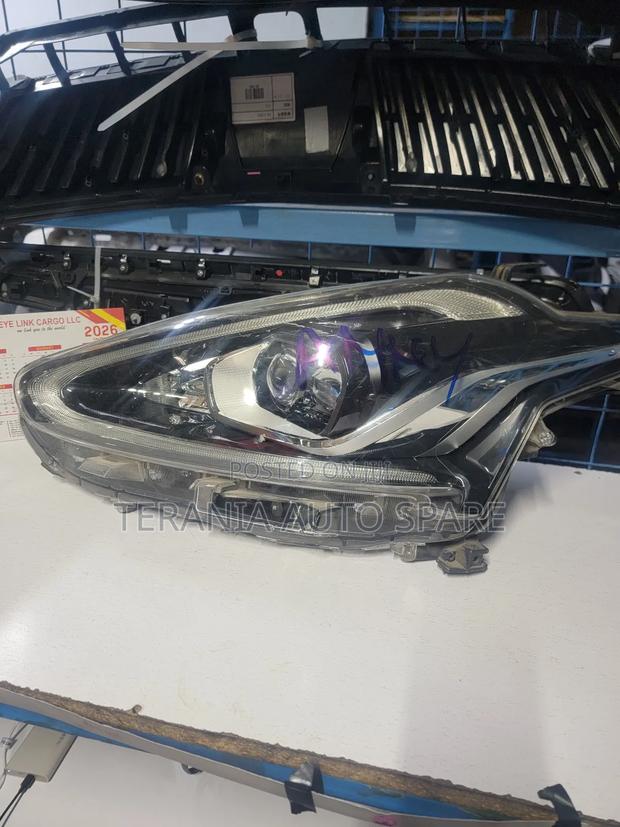 Sienta 2015 Headlight