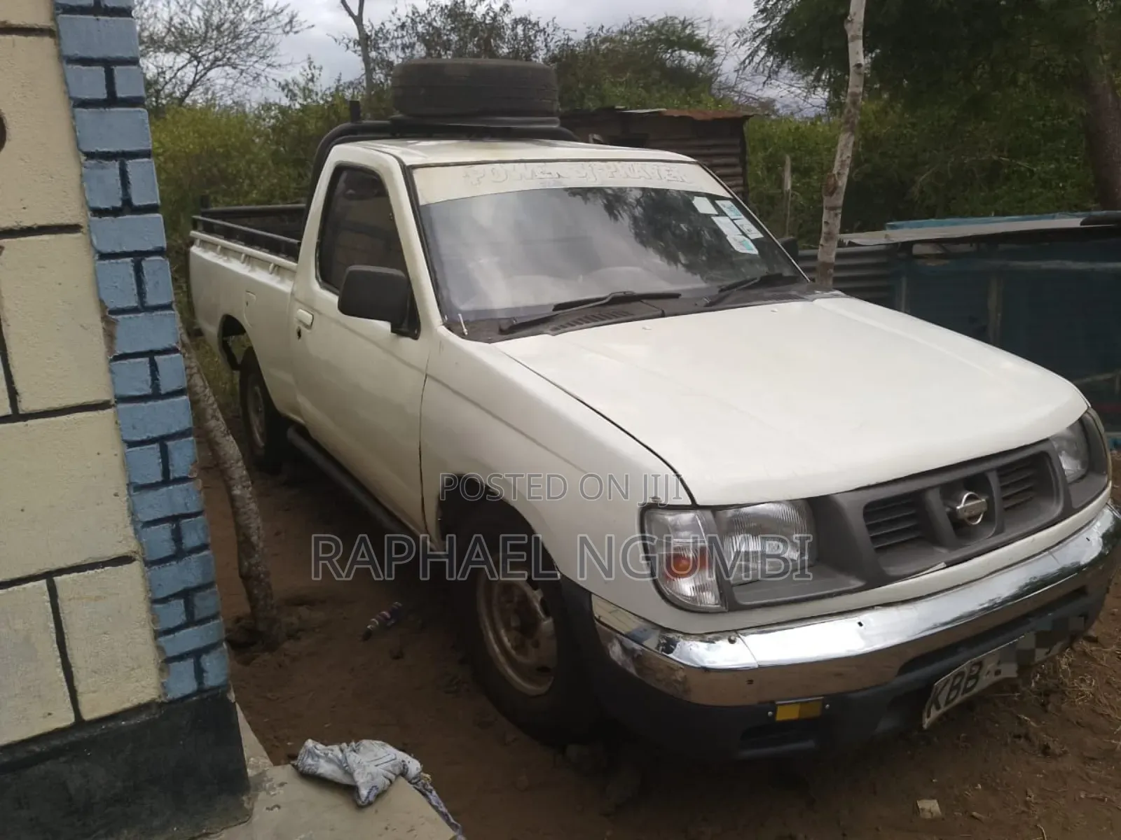 Nissan Hardbody 2001 White