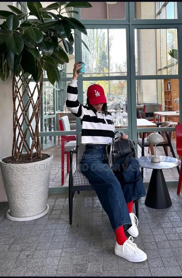 La Caps in Stock - thumbnail 4