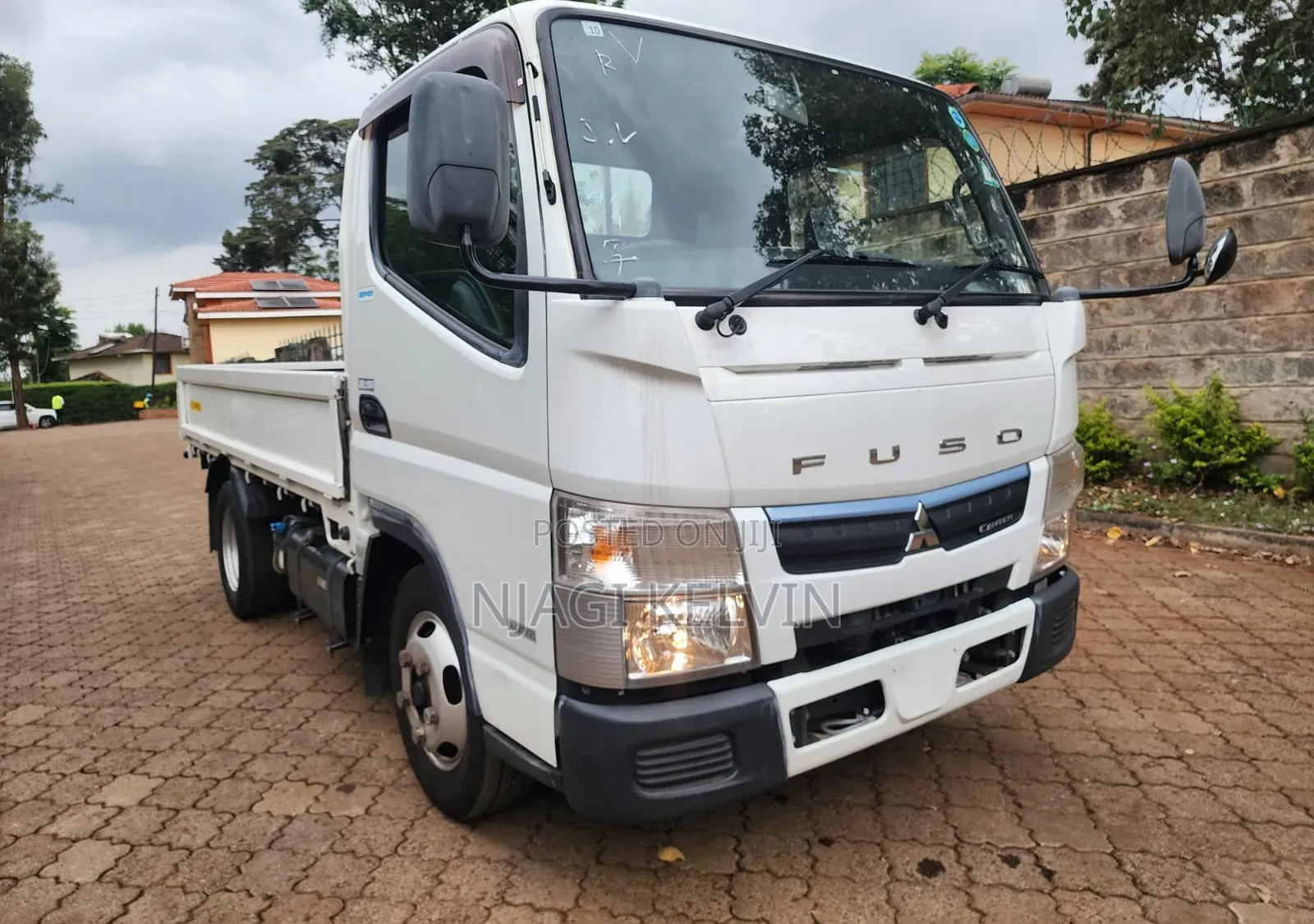 Mitsubishi Canter Fuso Pick Up
