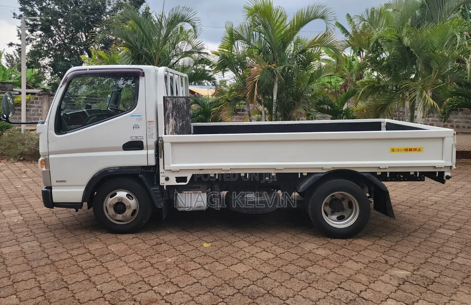 Mitsubishi Canter Fuso Pick Up