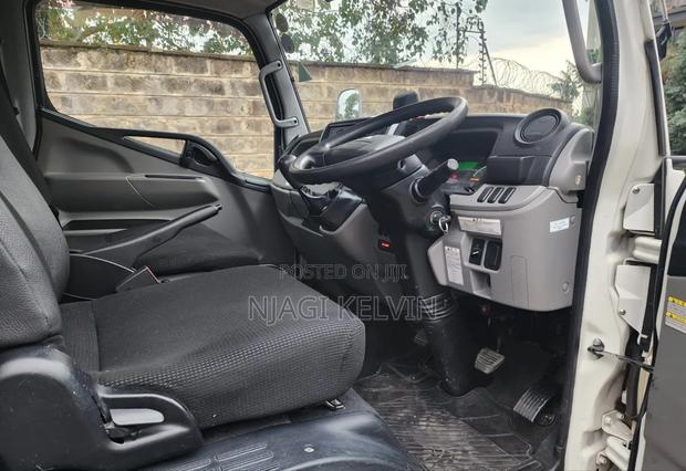 Mitsubishi Canter Fuso Pick Up - thumbnail 7