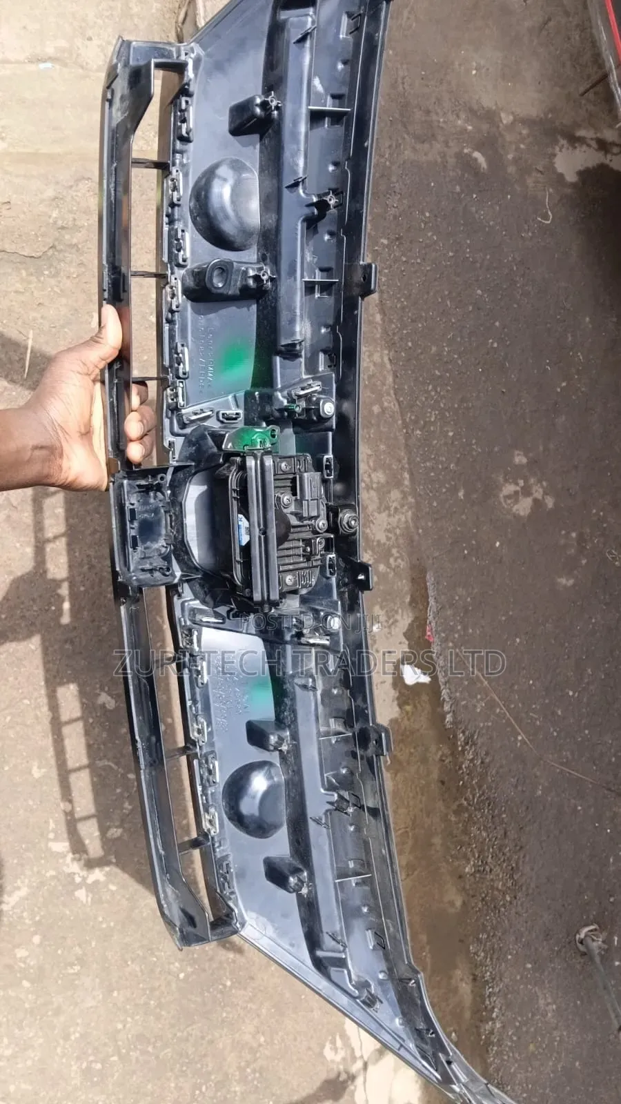 Harrier 2018 Complete  Grille