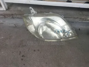 Toyota Nze 2002 Headlight