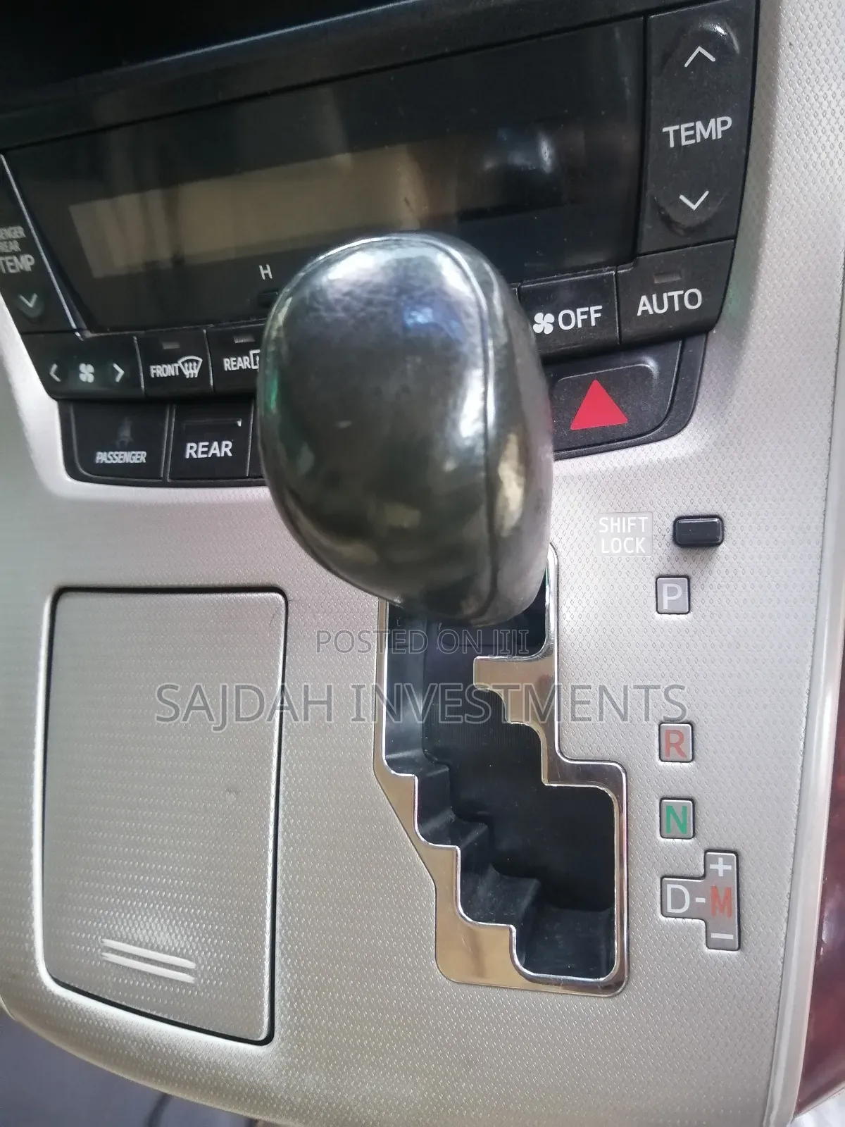 Toyota Vellfire 2009 White