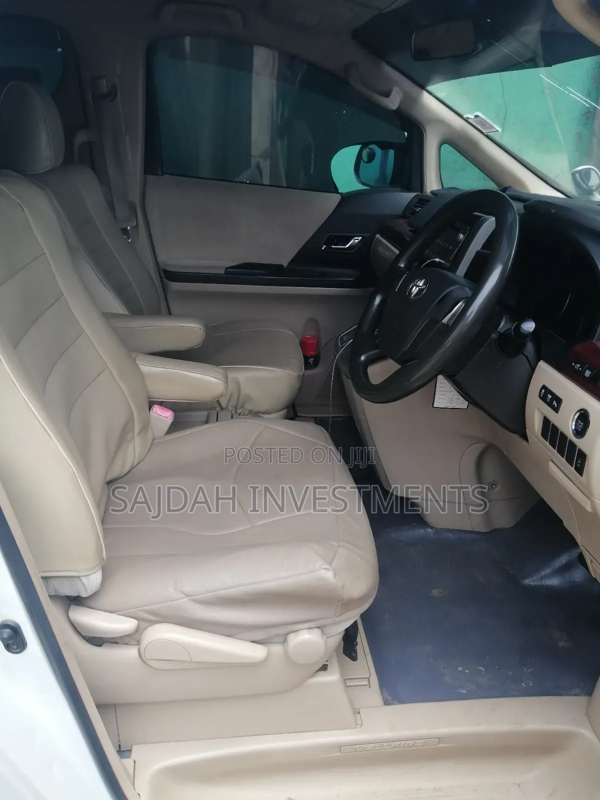 Toyota Vellfire 2009 White