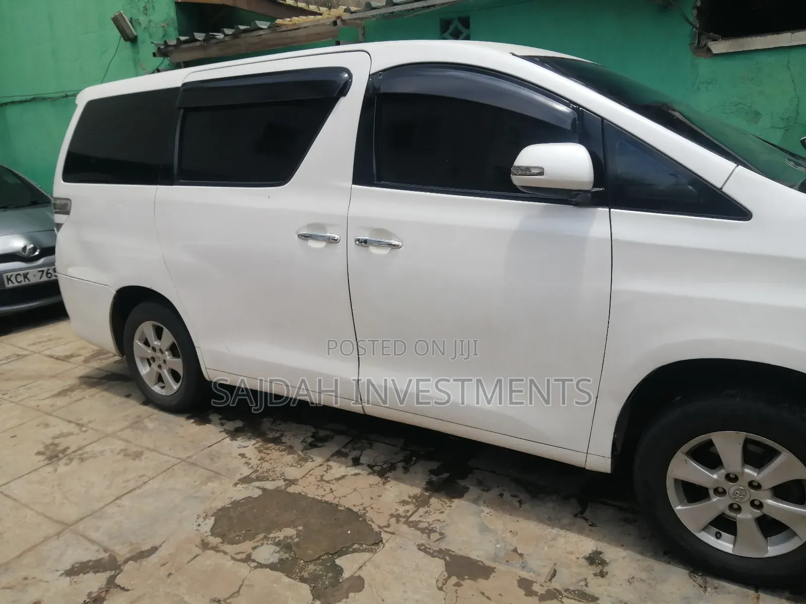 Toyota Vellfire 2009 White