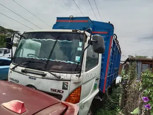 Hino 500 Lorry