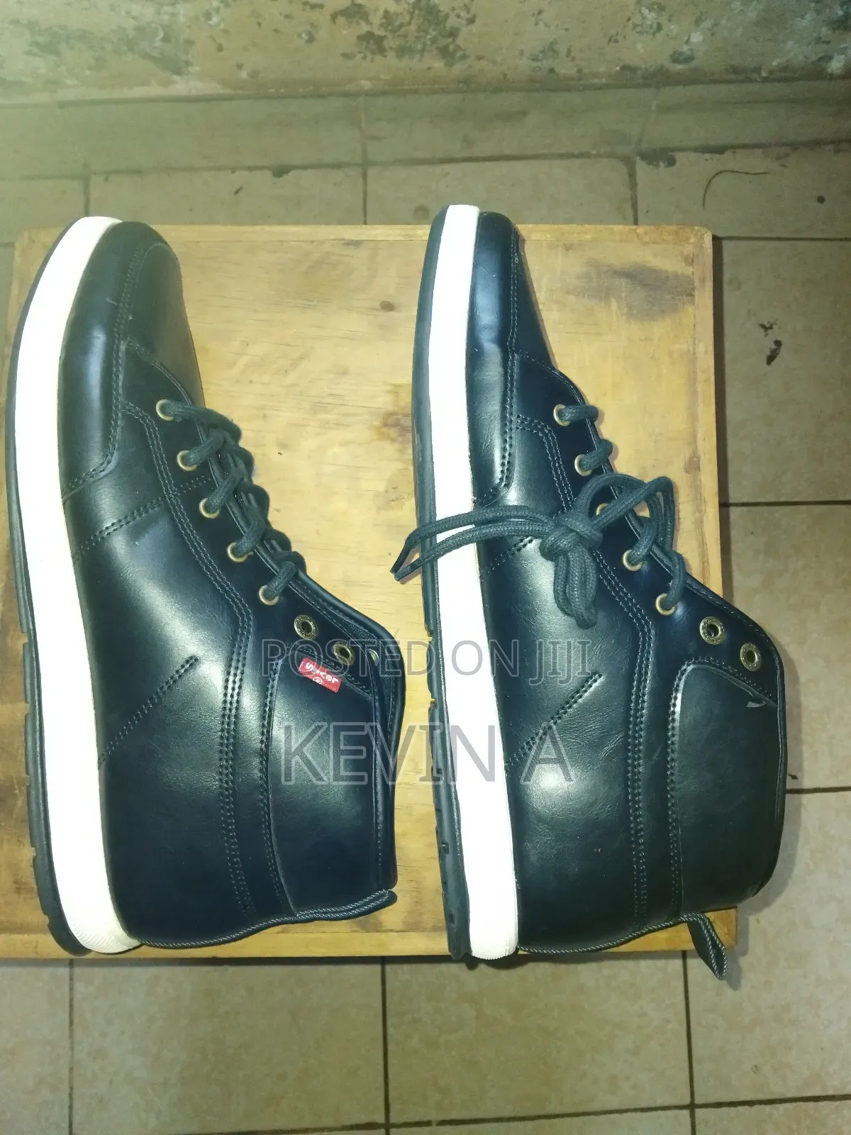 Very Classy and Original Brand New Levis Shoes (Us Sz 13) (Ch Sz 47)