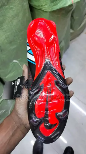 Vapor 16 Redback-Spider Mercurial Football Boots