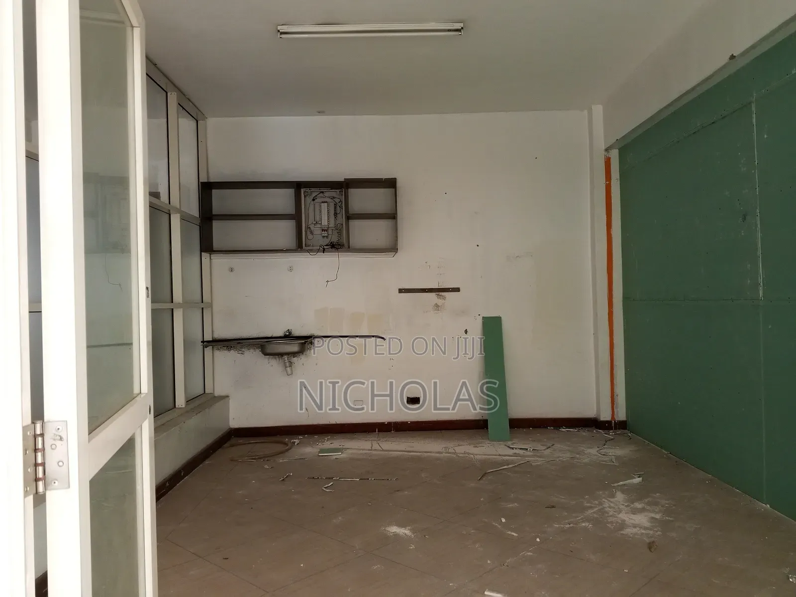 Office to Let and Warehouse