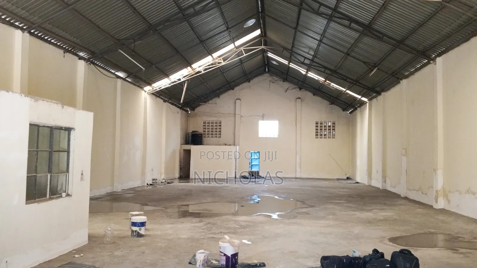 Showrooms, Warehouse and Offices Tolet
