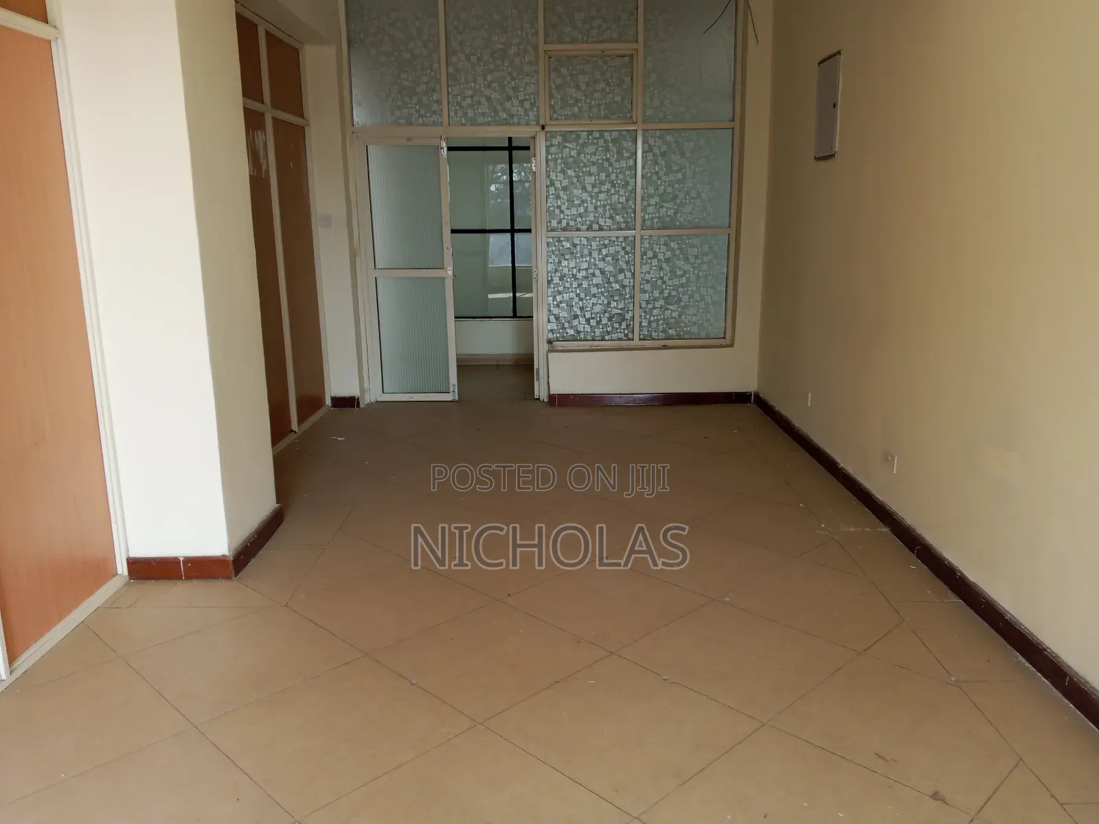 Showrooms, Warehouse and Offices Tolet