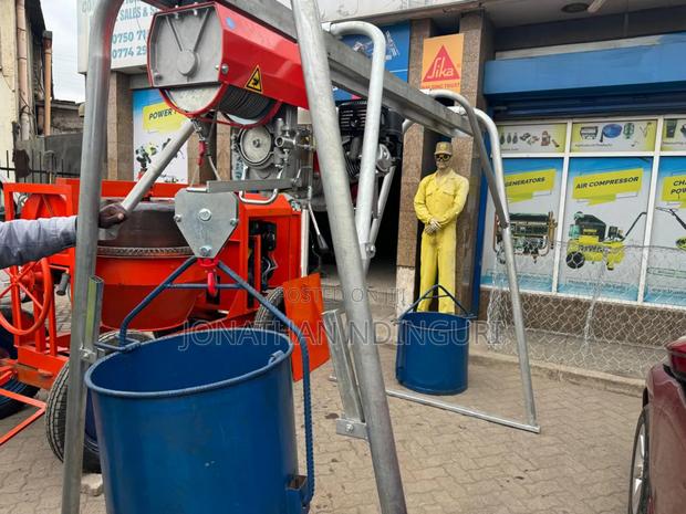 Heavy Duty Concrete Hoist - main view