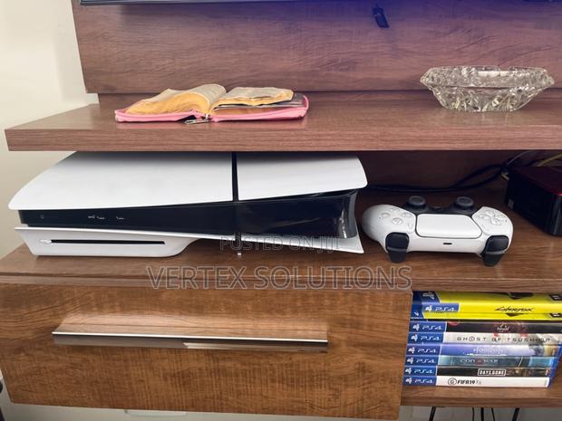 Play Station 5 Slim - main view