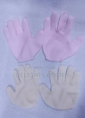 Silicone Moisturised Gloves_esj