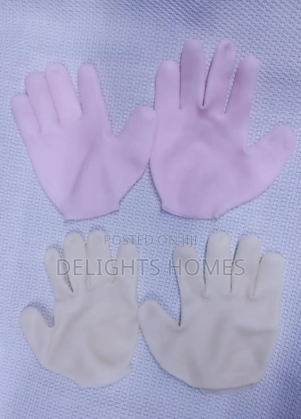 Silicone Moisturised Gloves_esj - main view