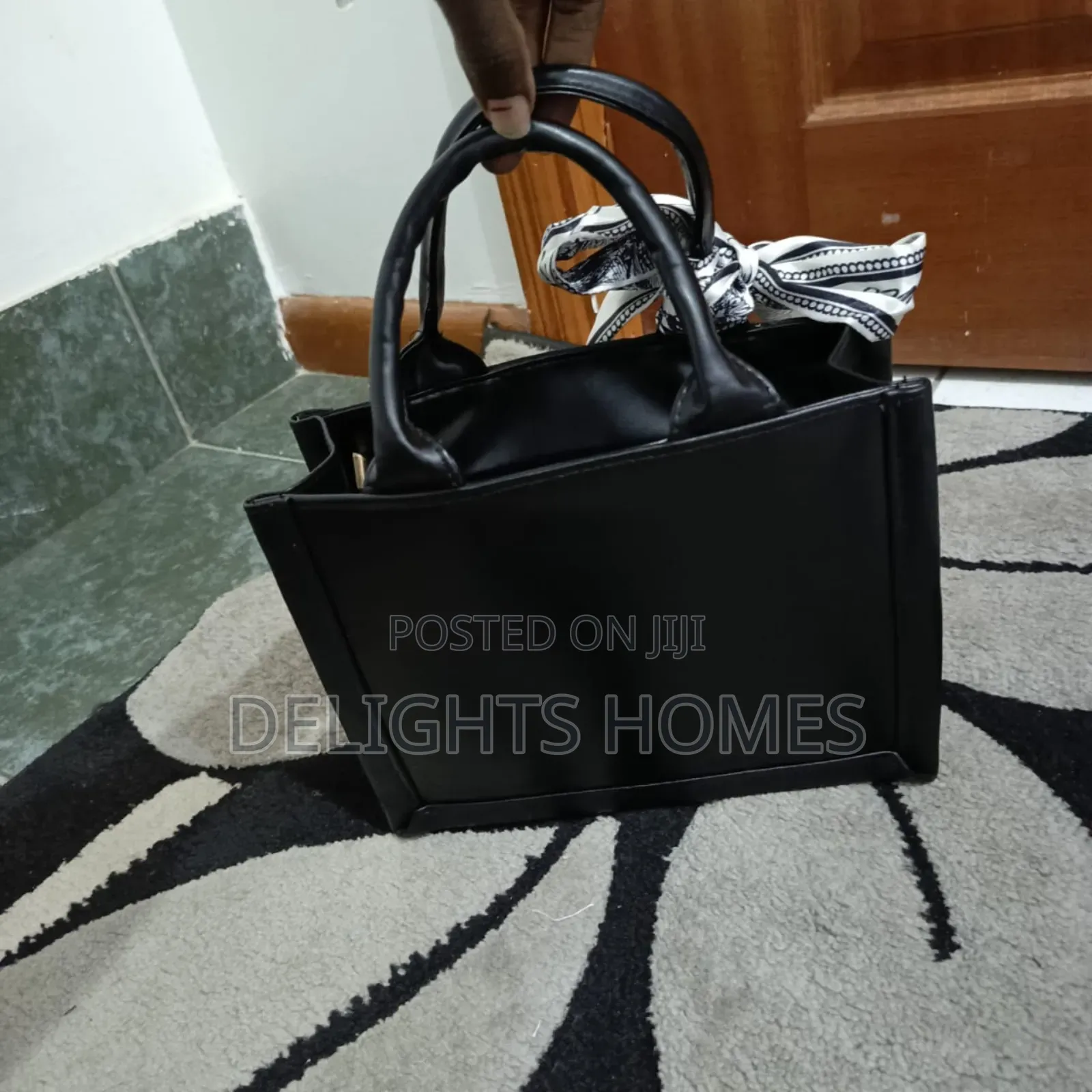 Fashionable Summer Handheld Bag_re