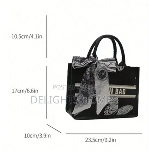 Fashionable Summer Handheld Bag_re