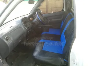 Nissan Hardbody 2001 White