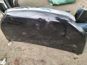 Toyota Noah 2015/2017/2018 Bonnet