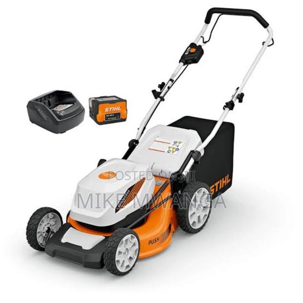 Windsor Gasoline Lawnmower - main view