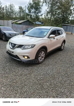 Nissan X-Trail 2.0 Petrol FWD 2017 White