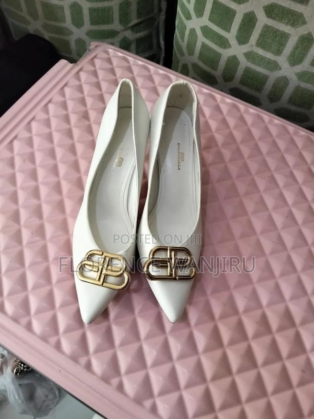 Ladies Shoes - thumbnail 3