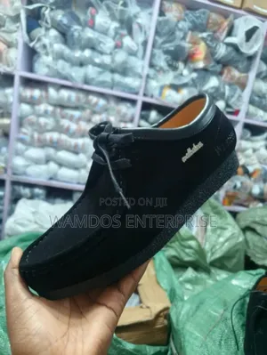 High Quality Suede Leather Clarks Wallabees Official Shoes