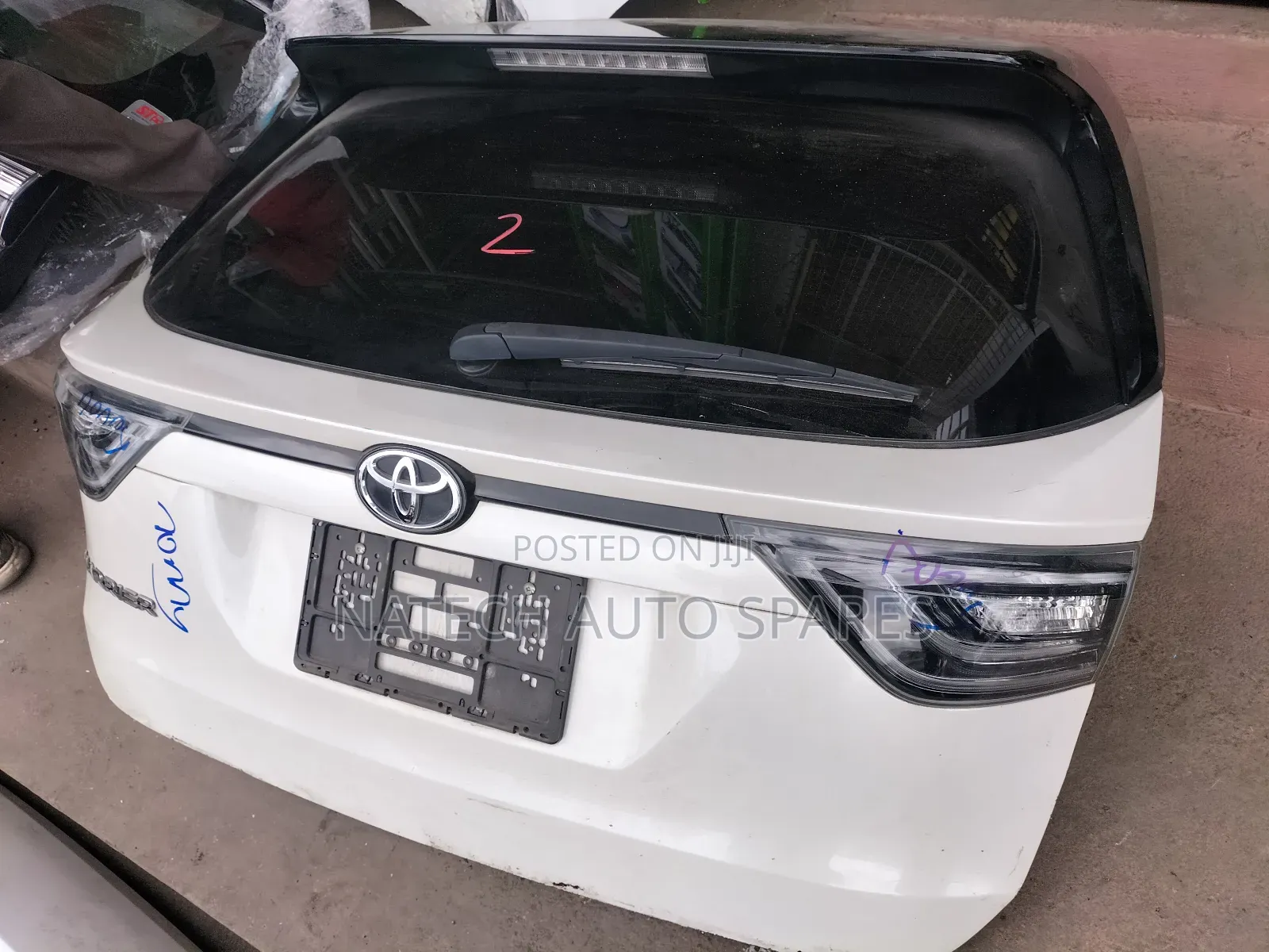 Toyota Harrier 2015 Boot