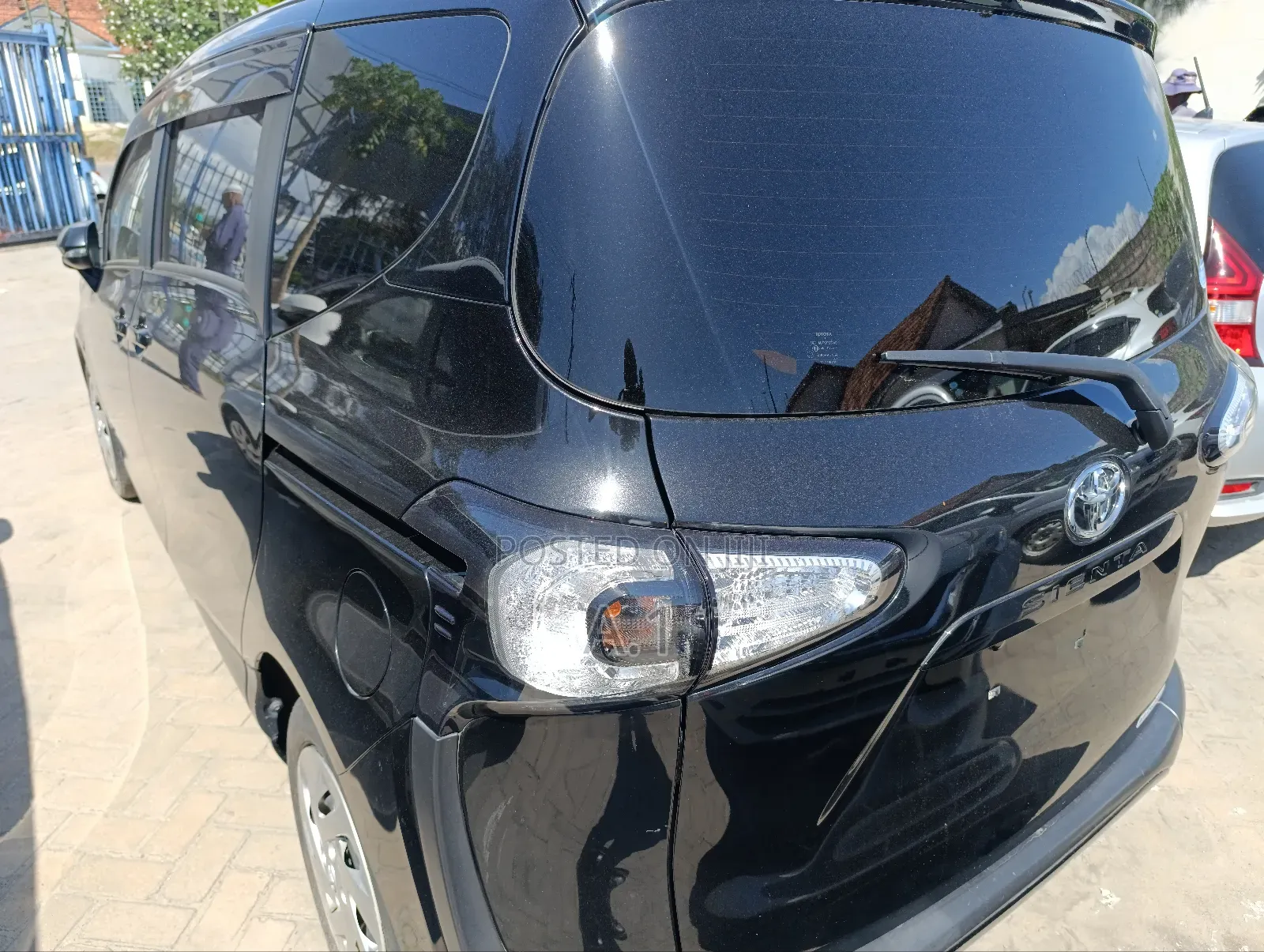 Toyota Sienta 1.5 FWD 2019 Black