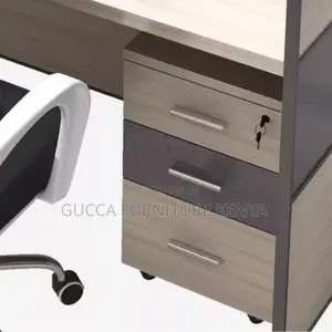 4-way Curved Modular Office Workstation