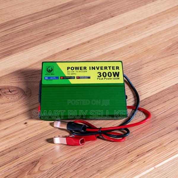 Solar Max 300w Vehicle Battery Power Inverter 12v to 230v