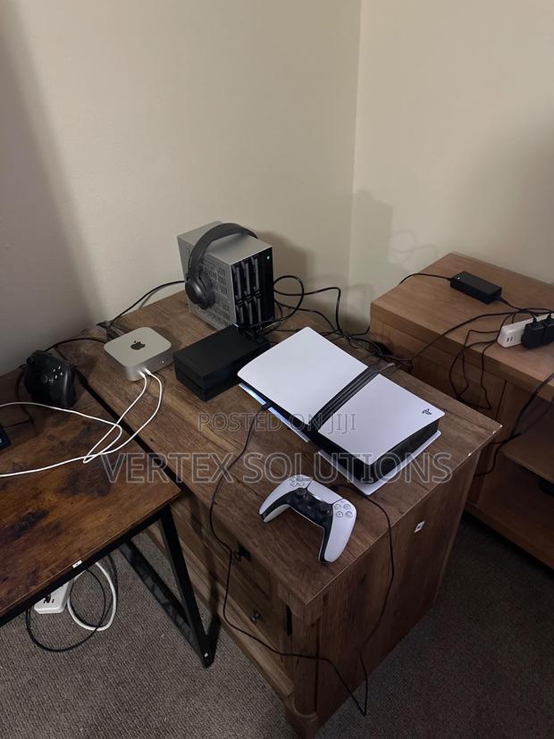 Play Station 5 Pro - main view