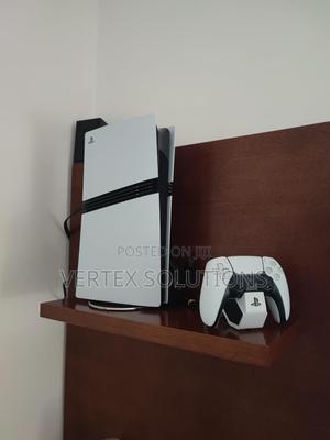 Play Station 5 Pro - thumbnail 2