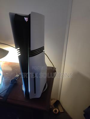 Play Station 5 Pro - thumbnail 2