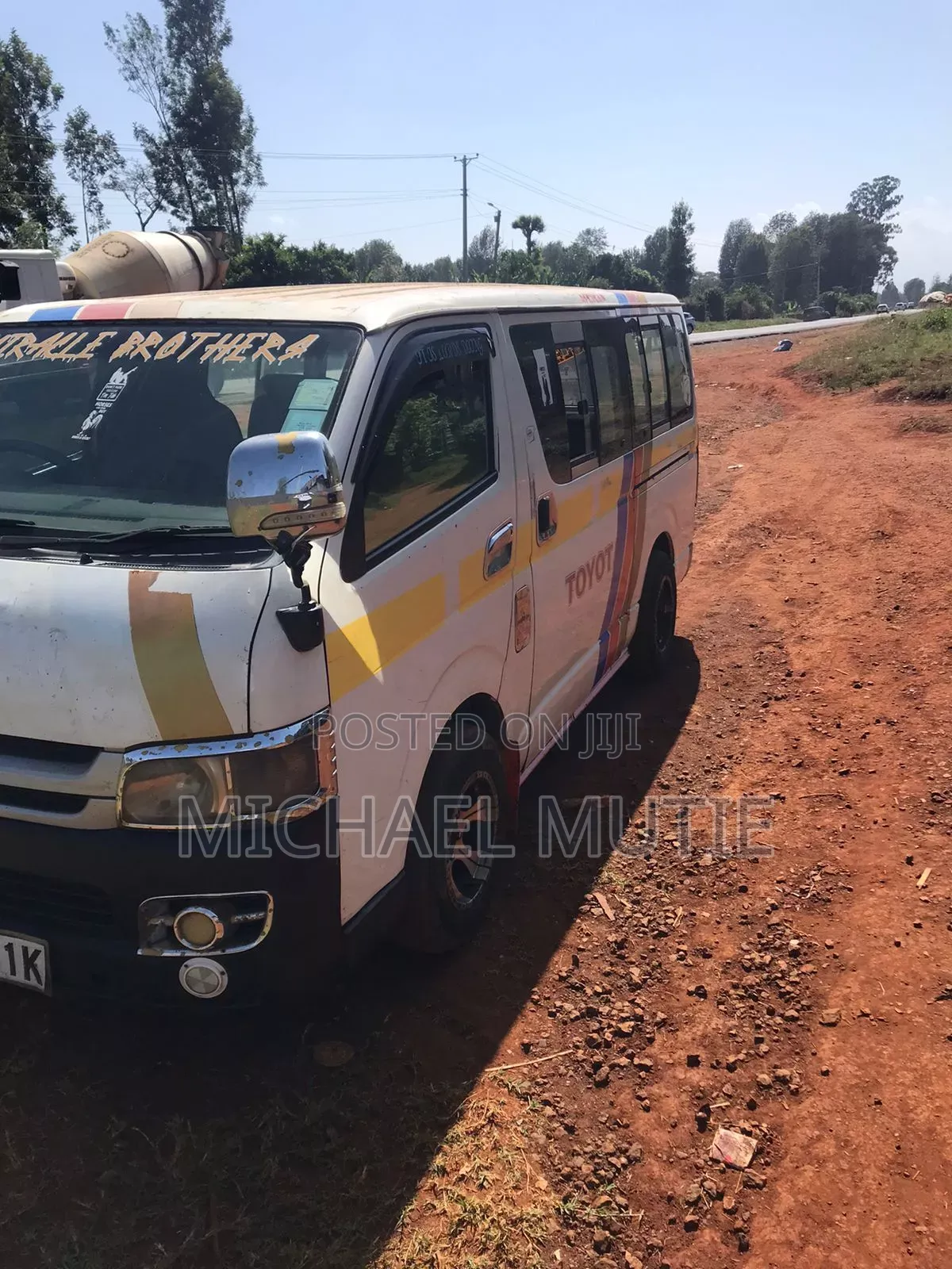 Toyota HiAce 2014 White