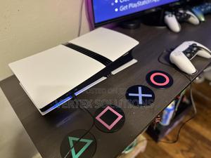 Play Station 5 Pro - thumbnail 2