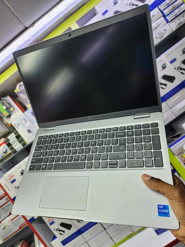 Laptop Dell Precision 3561 16GB Intel Core i7 SSD 512GB - thumbnail 3