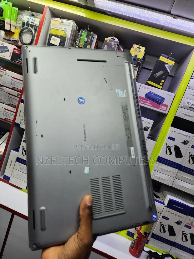 Laptop Dell Precision 3561 16GB Intel Core i7 SSD 512GB - thumbnail 4