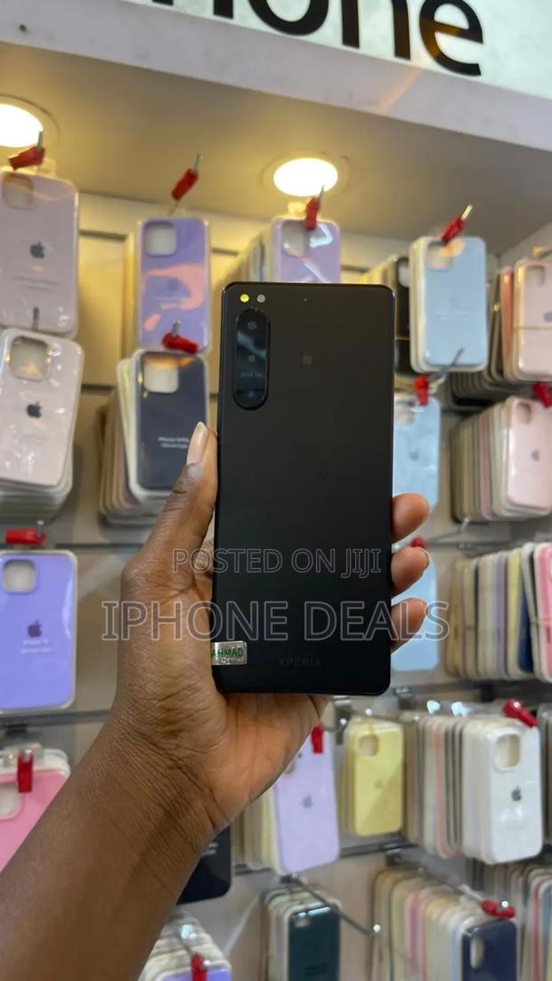 Sony Xperia 5 IV 128 GB Black - main view