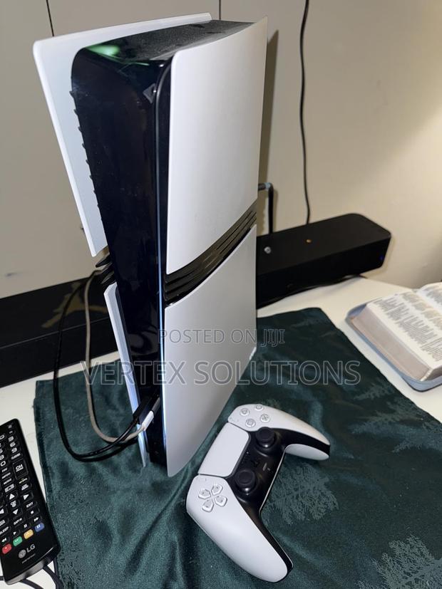 Play Station 5 Pro - main view