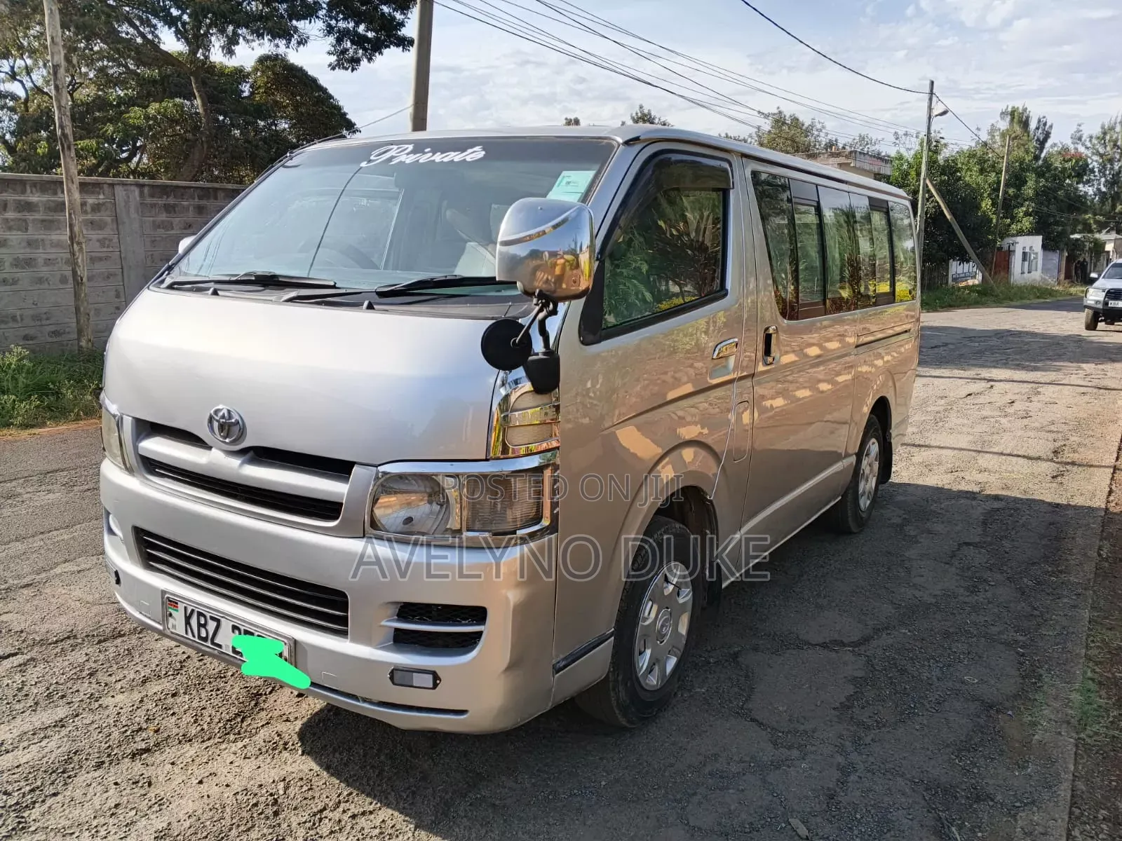 Toyota HiAce 2013 Silver