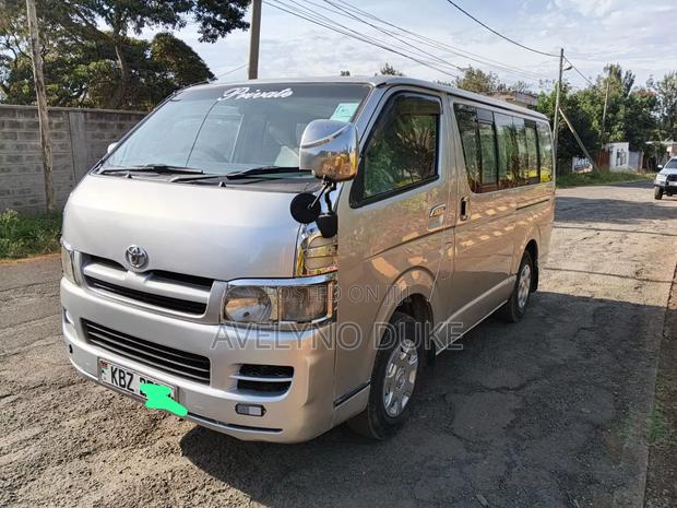 Toyota HiAce 2013 Silver